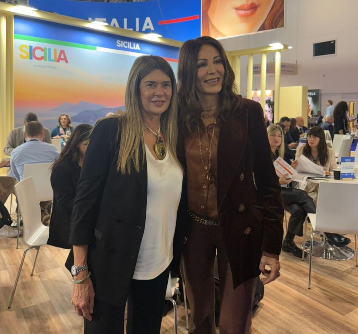 Il Ministro del Turismo Daniela Santanchè allo stand della Regione Sicilia al WTM di Londra - 