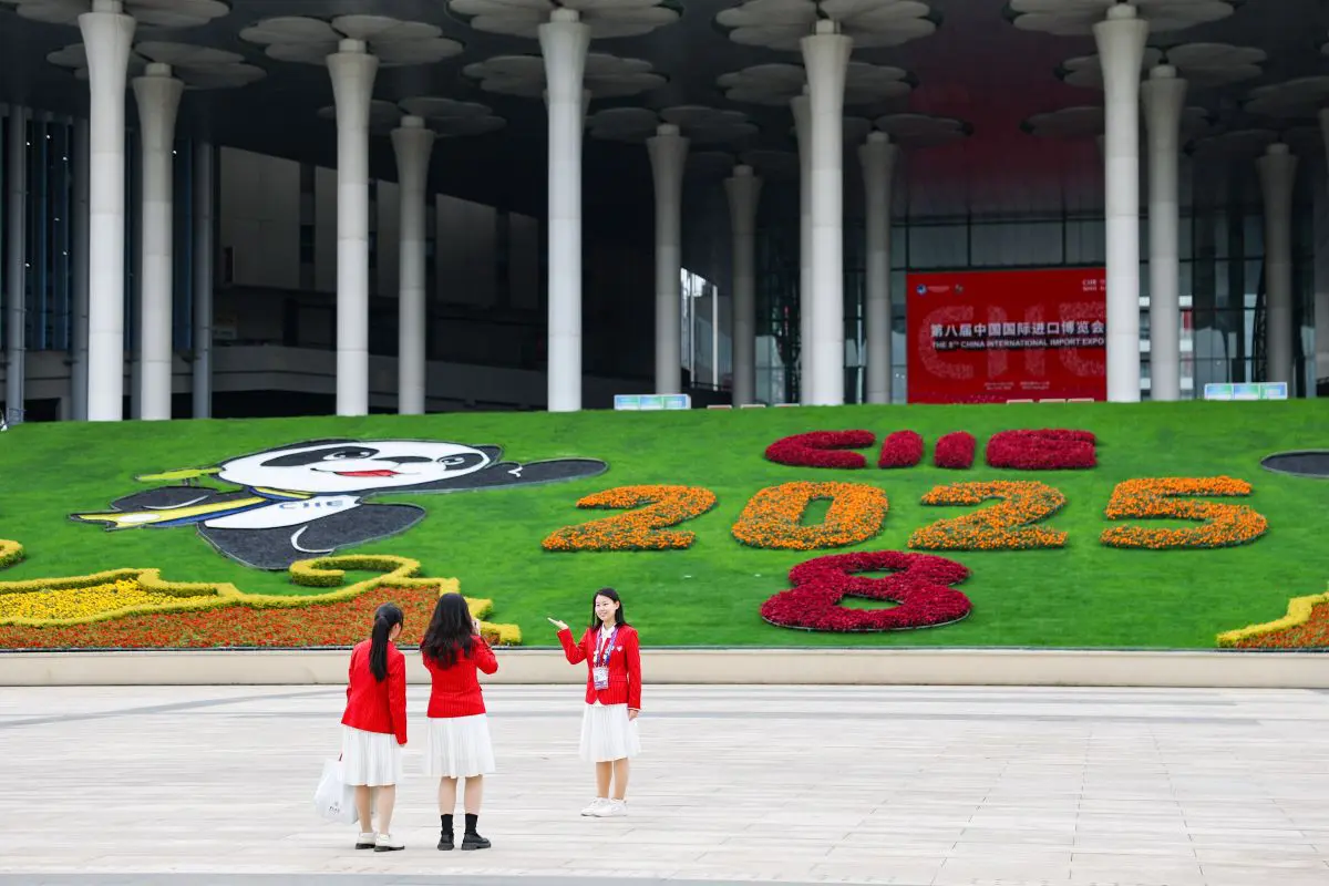 Cina: ottava edizione di CIIE si è aperta a Shanghai - 