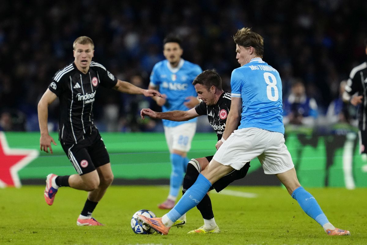 Il Napoli sbatte contro l’Eintracht, 0-0 al “Maradona” - 