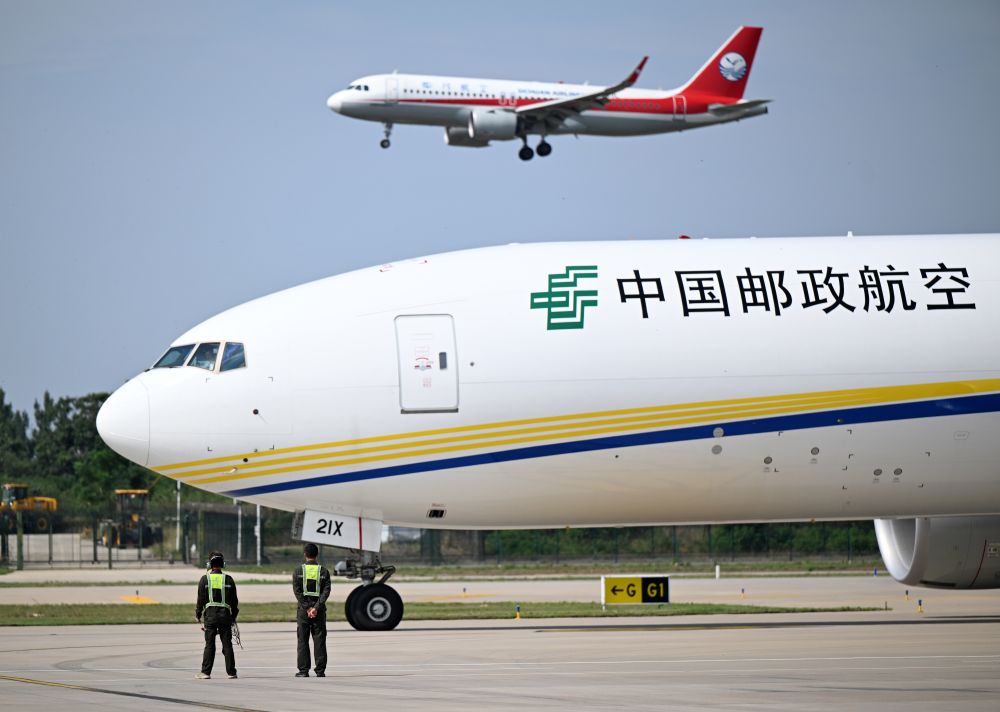 Aviazione in Cina, a ottobre +20% traffico passeggeri e merci internazionali - 