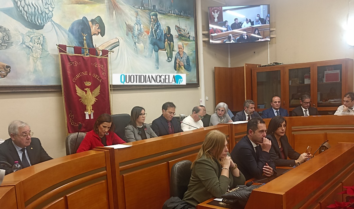 Bilancio approvato, maggioranza e Iv compatti: opposizione divisa anche su emendamento  - 