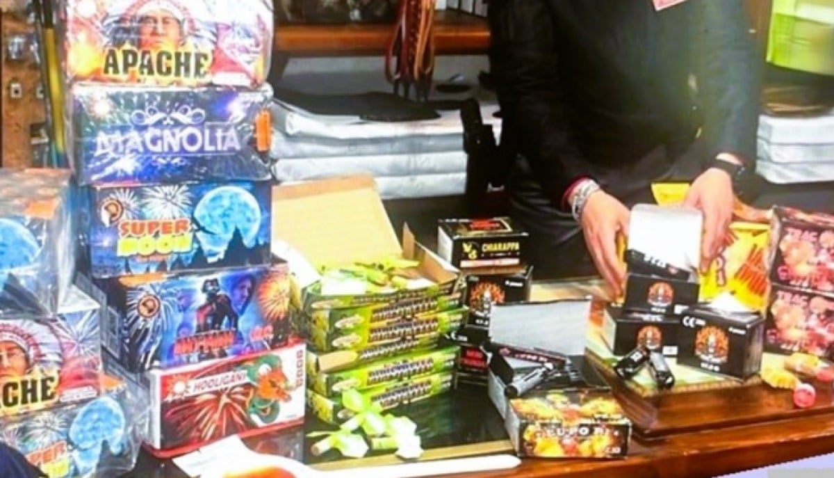 Non era autorizzato a vendere botti e materiale esplosivo, esercente sanzionato  - 