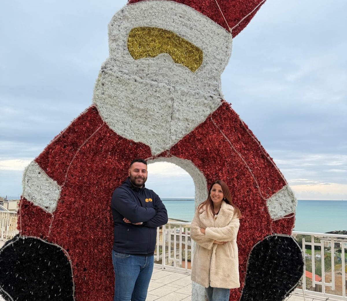 "Il Custode del Natale" in viale Mediterraneo: installazione donata da azienda locale - 