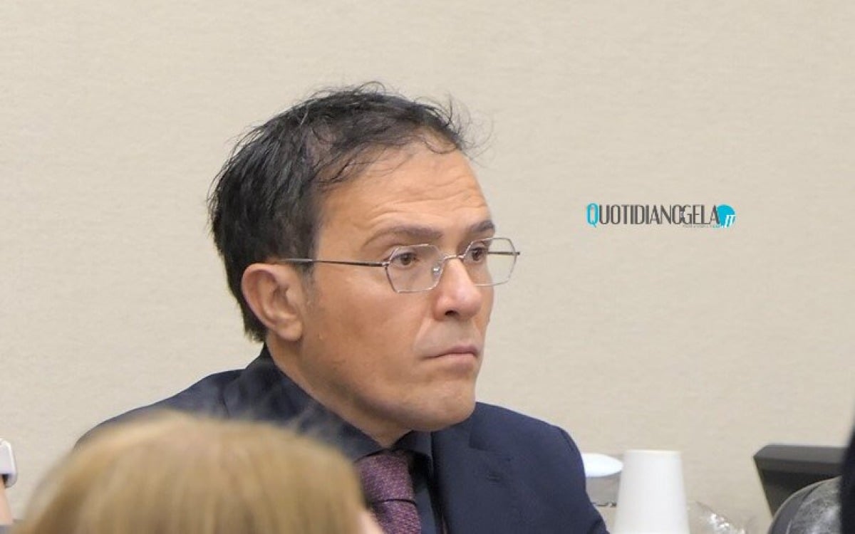 Mancano dirigenti in Comune, Di Stefano si affida ancora a Curaba: rinnovati gli incarichi ad interim - Il segretario generale Giovanni Curaba