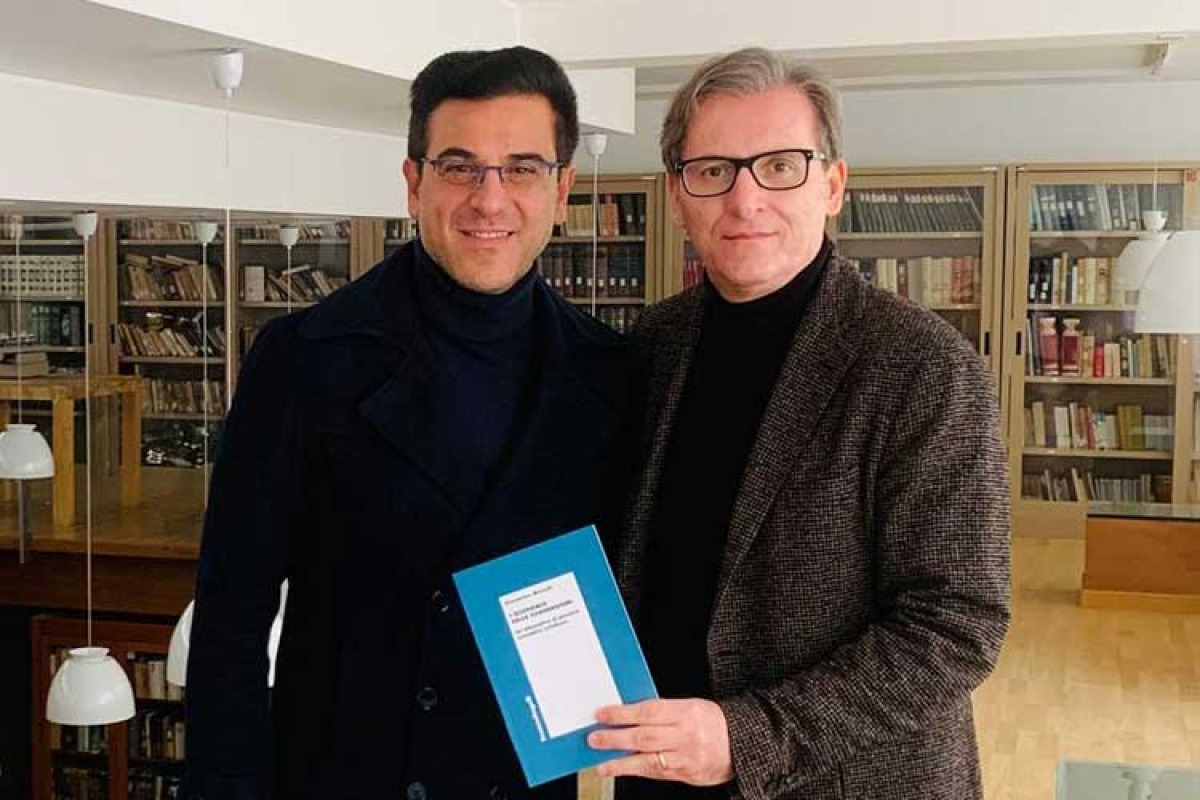 Morselli dona al liceo "Eschilo" il libro che ripensa l’economia - 