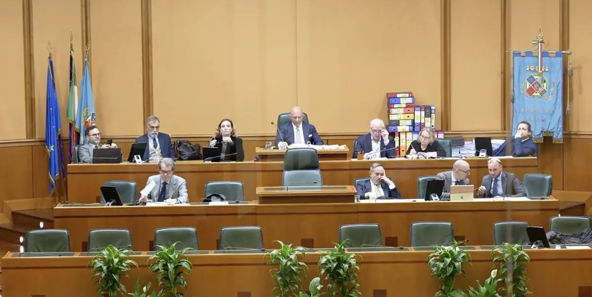 Lazio, in Consiglio Regionale confronto sugli emendamenti alla manovra - 