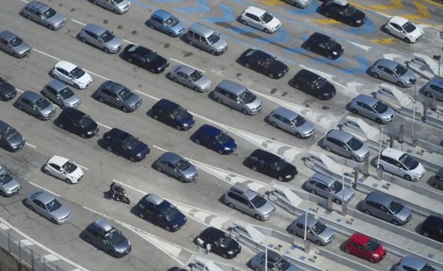 Da Commissione Ue pacchetto automotive, rivisto stop motori termici da 2035 - 