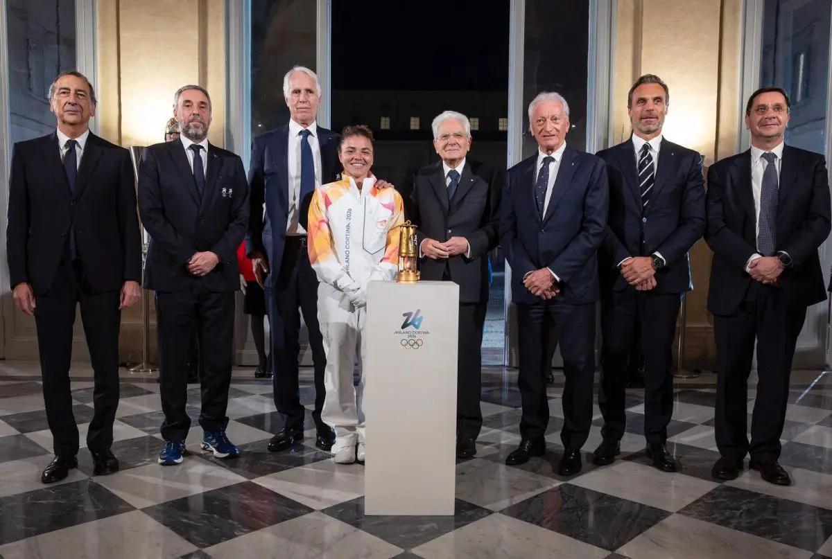 La fiamma olimpica di Milano-Cortina è arrivata in Italia - 