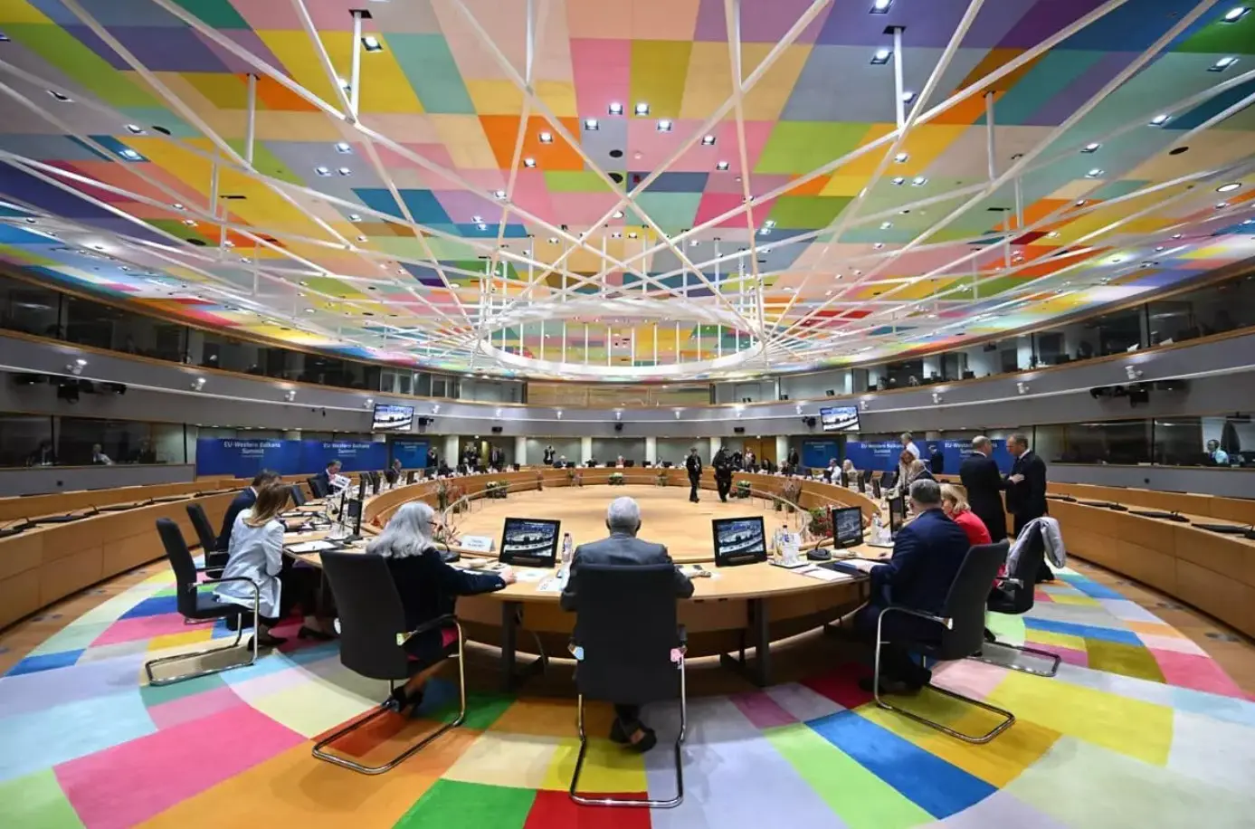 Da Ue prestito di 90 miliardi a Kiev, accantonato uso degli asset - 