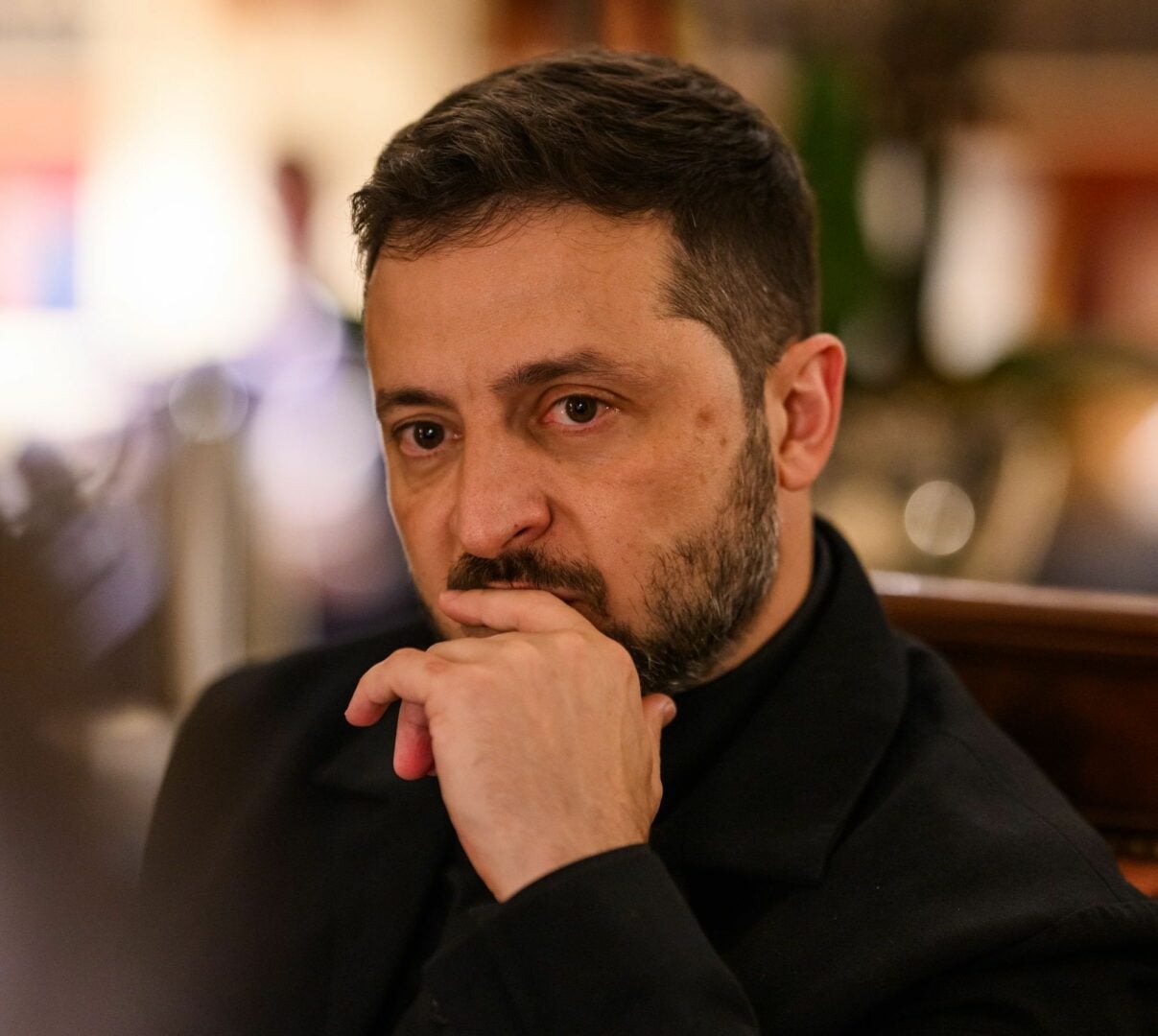 Zelensky “Oggi condivideremo piano di pace rivisto con Usa” - 
