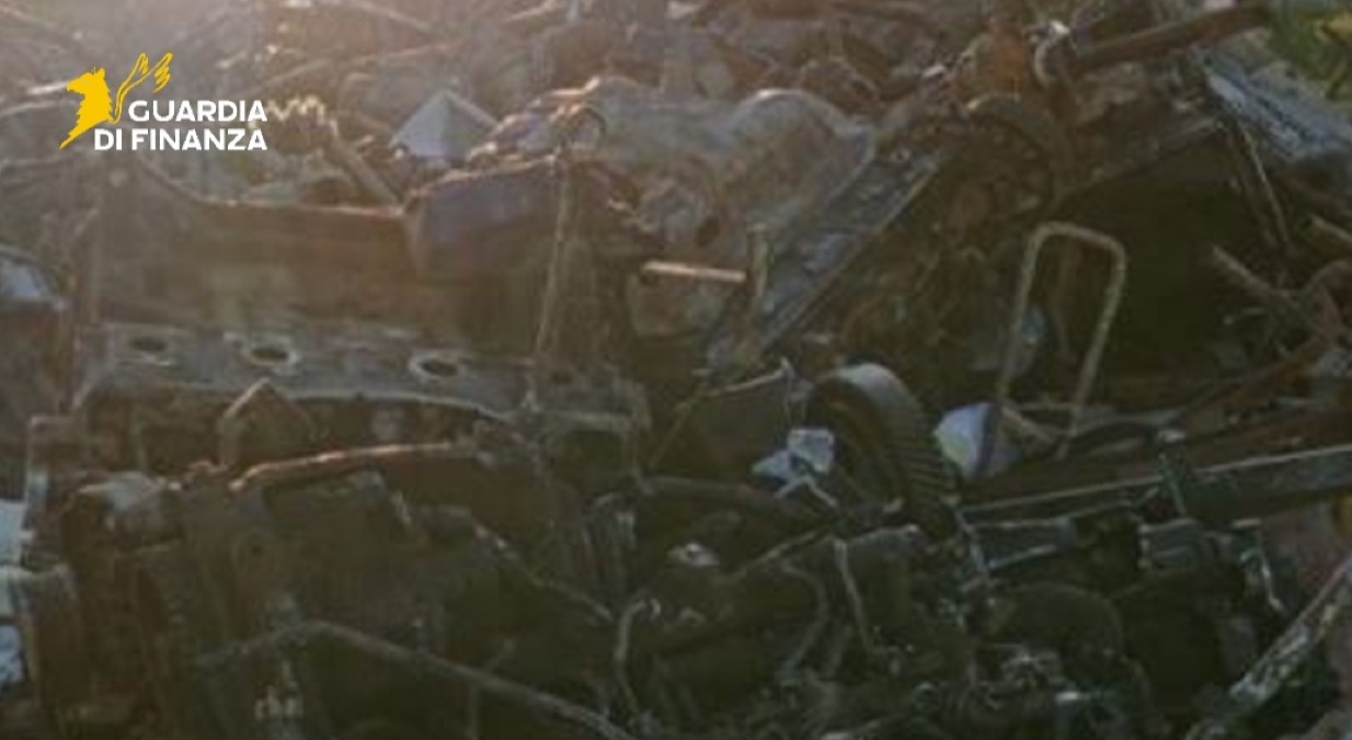Ciclo ferro, accusa di traffico illecito di rifiuti: "Fer leg" a un amministratore, tutte le misure  - 
