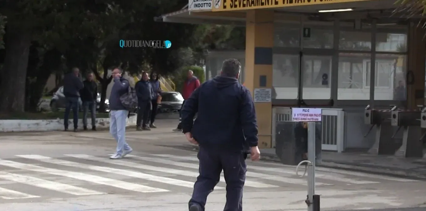 Indotto Eni, definito il passaggio degli operai Medi group: saranno alle dipendenze di un'altra società - 