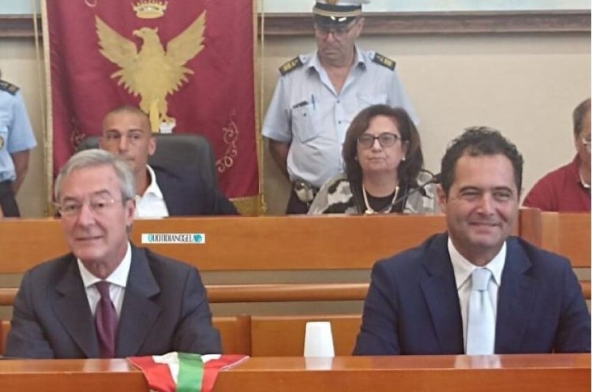 "Avvisaglie dissesto prima di noi", Greco: "Di Stefano governa con chi ha creato debiti" - Greco e Di Stefano 