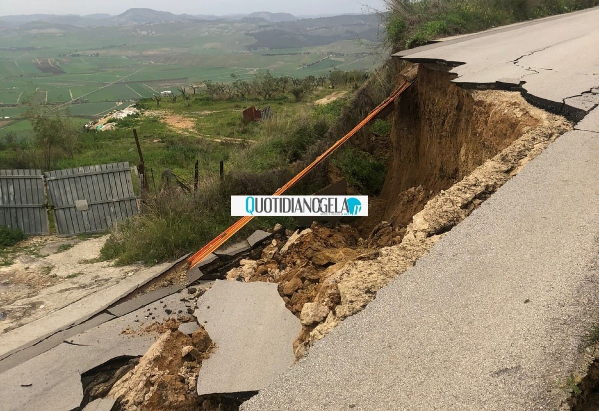 Niscemi, cedimenti sulla sp12: strada interrotta e rischio isolamento  - 