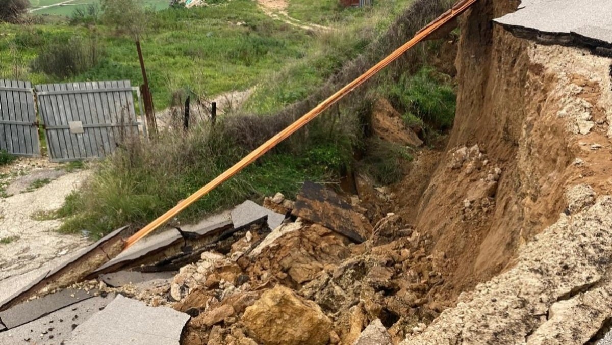 Niscemi isolata e senza gas, due scuole chiuse, Conti:"limitate gli spostamenti" - 