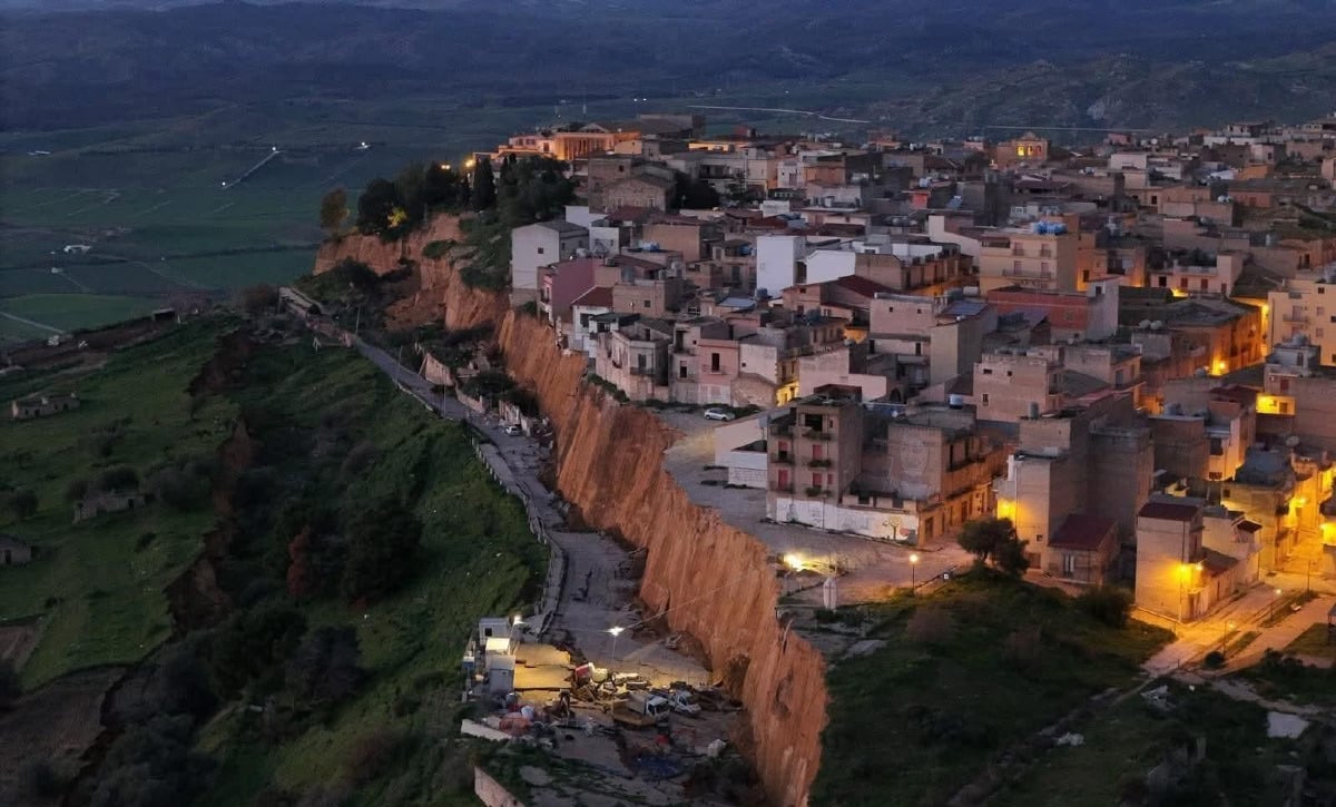 "Siamo una città isolata", Conti: "Domani scuole chiuse, è una frana drammatica" - 