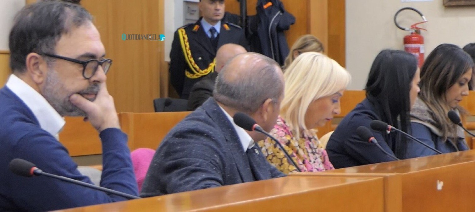 Aula approva regolamento marchio Deco, su sponsorizzazioni niente numero: "Opposizione manca di maturità" - Consiglieri di opposizione