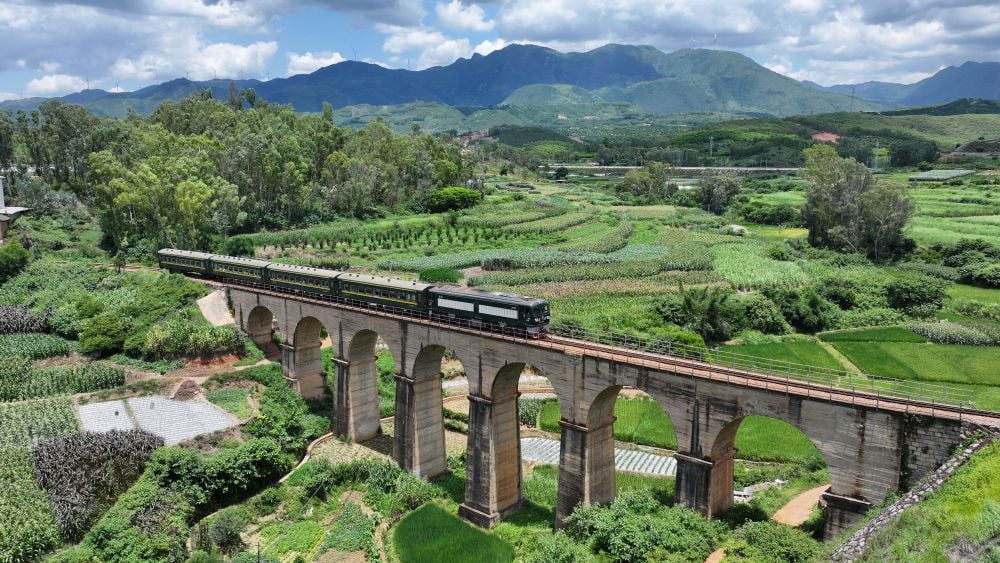 Fatturato delle ferrovie China Railway supera i 1.000 mld di yuan nel 2025 - 