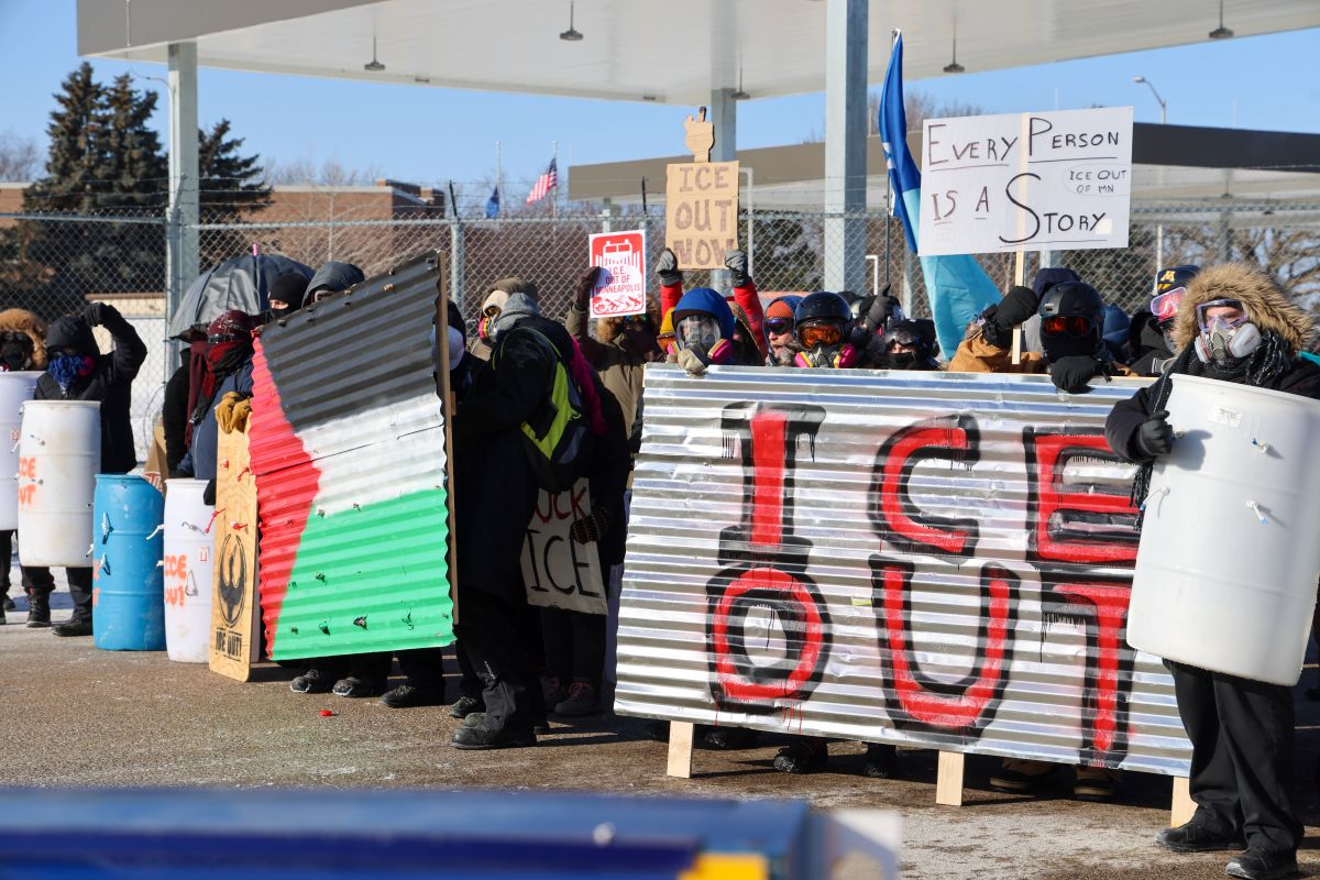 Minneapolis, uomo ucciso da agenti federali, governatore e sindaco “Trump ritiri ICE” - 