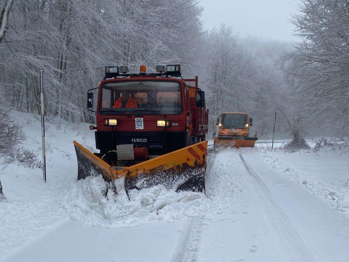 Il maltempo colpisce la regione, imbiancate le Madonie. Neve e vento anche nel Messinese - 