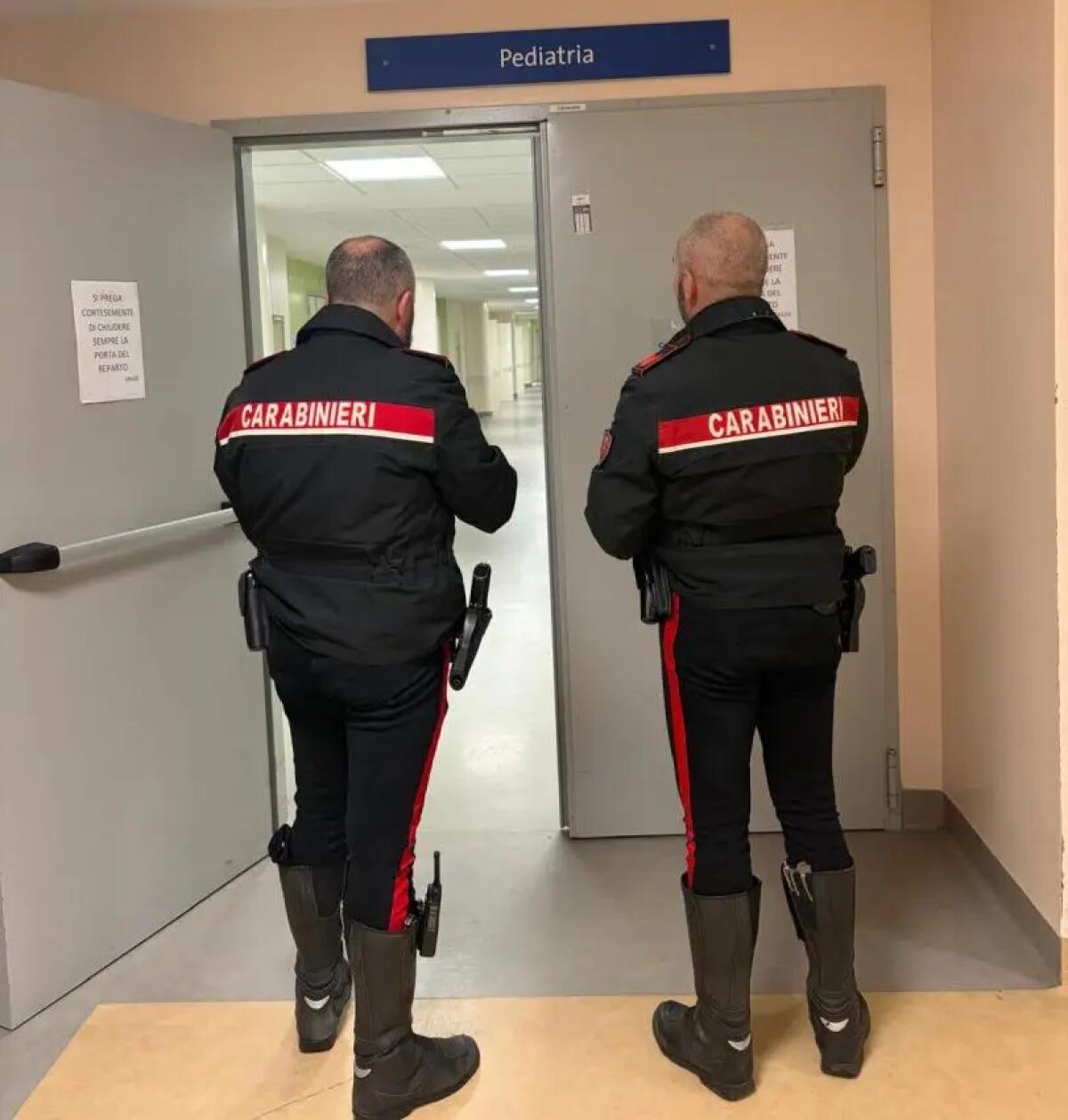 Catania, una mamma prova a soffocare la figlia di 5 mesi: i Carabinieri la bloccano - 