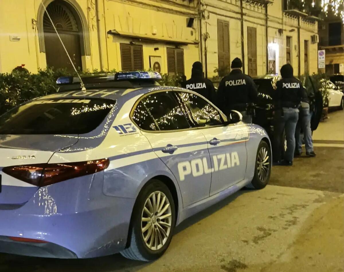 Palermo, trovato allo Zen il pupazzo di un frate impiccato - 