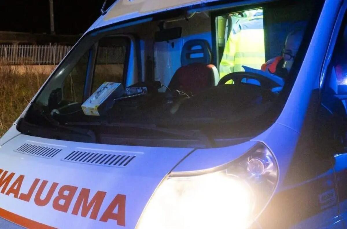 Tragedia sulla Palermo-Agrigento, tre morti in uno scontro frontale tra un’automedica e un furgone - 