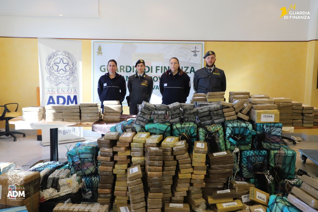 Genova, maxi sequestro all’interno del Porto di 2 tonnellate di cocaina - 