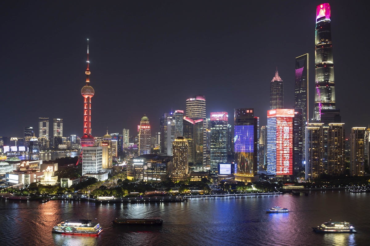 Cina, i consumi di elettricità superano i 10 trilioni di kwh nel 2025 - 