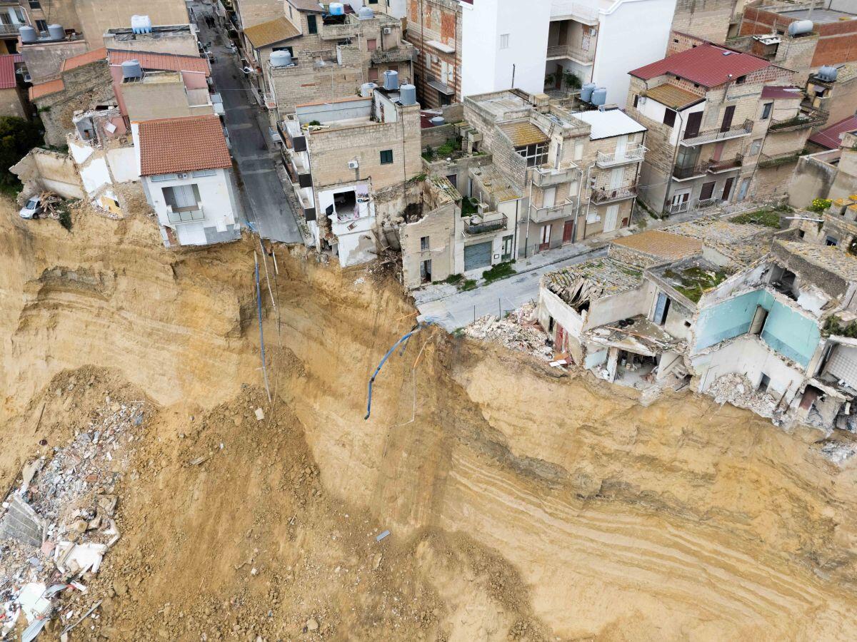 Frana a Niscemi, Esercito sul posto. Crosetto “Difesa vicina alla comunità, proteggendola e sostenendola” - 