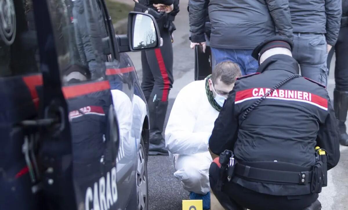 Trovati tre cadaveri in un bosco nel Messinese, sui corpi ferite d’arma da fuoco - 