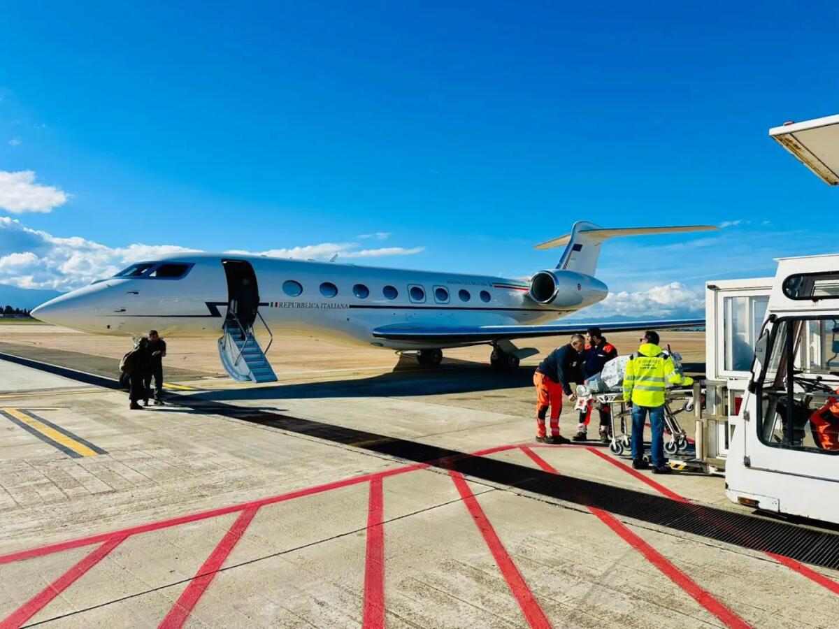 Aeronautica Militare, neonato in pericolo di vita trasportato da Taormina a Roma - 