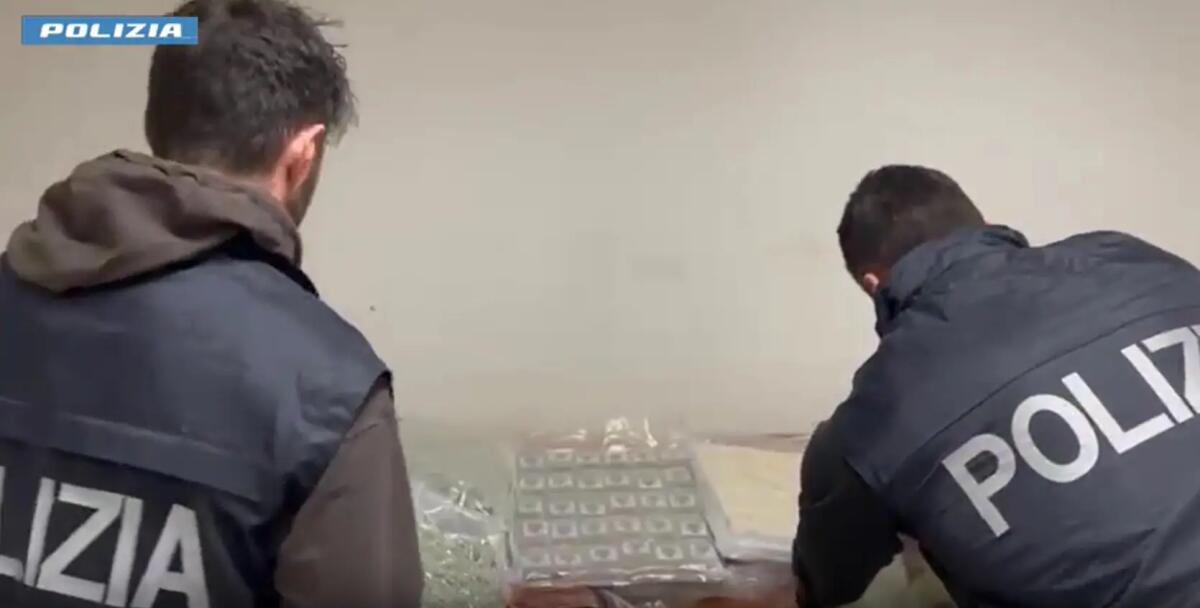 Maxi sequestro di droga a Catania, arrestati padre e figlio / Video - 