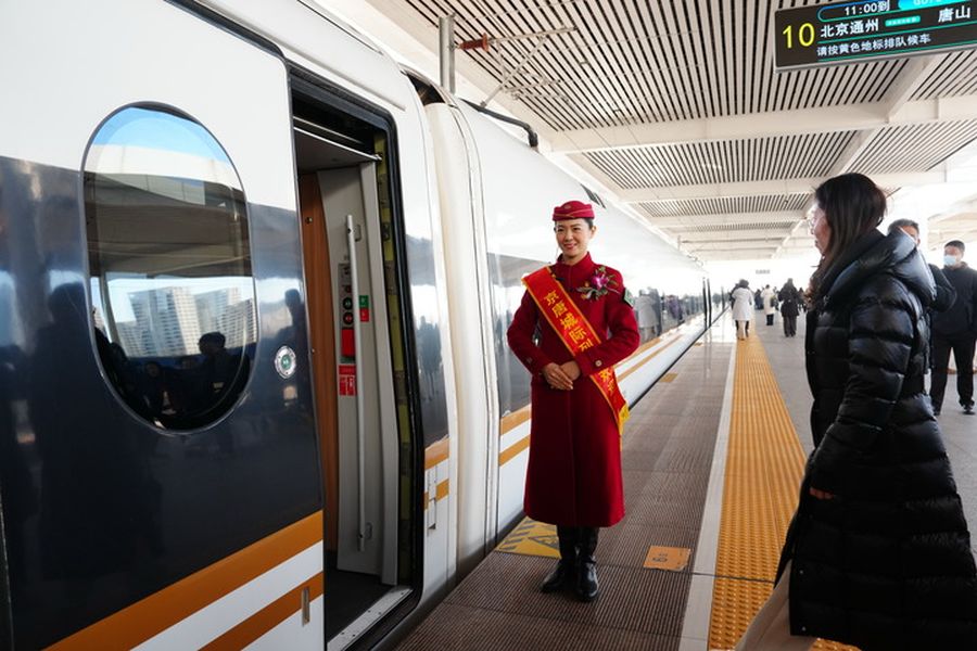 Cina, le ferrovie registrano il picco di rientri dalle vacanze di Capodanno - 