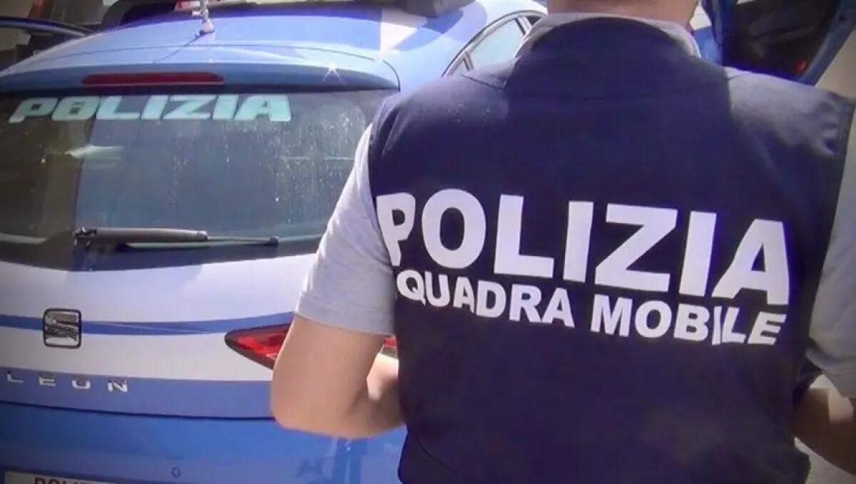 Catania, quattro persone arrestate per detenzione di materiale pedopornografico - 