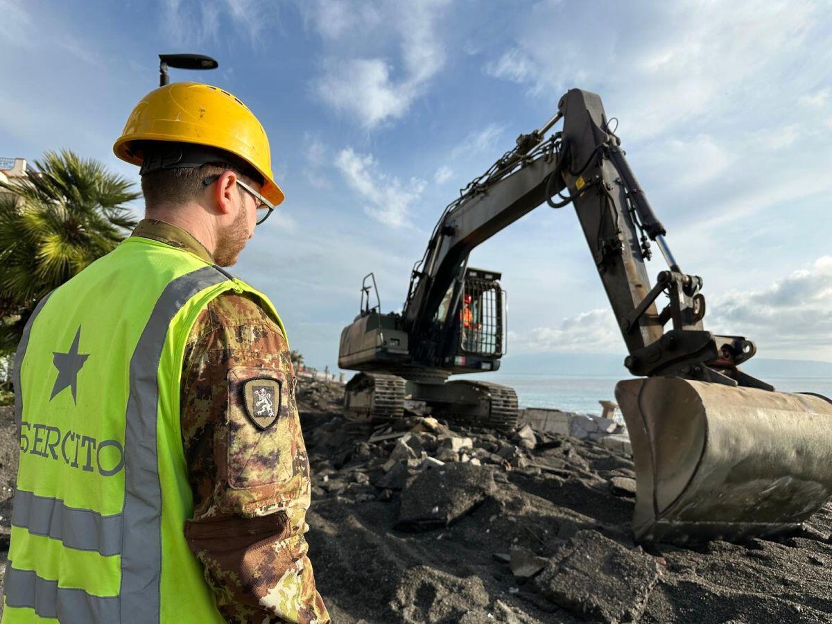 Maltempo, l’Esercito al lavoro nel Messinese per il ripristino della viabilità / Video - 