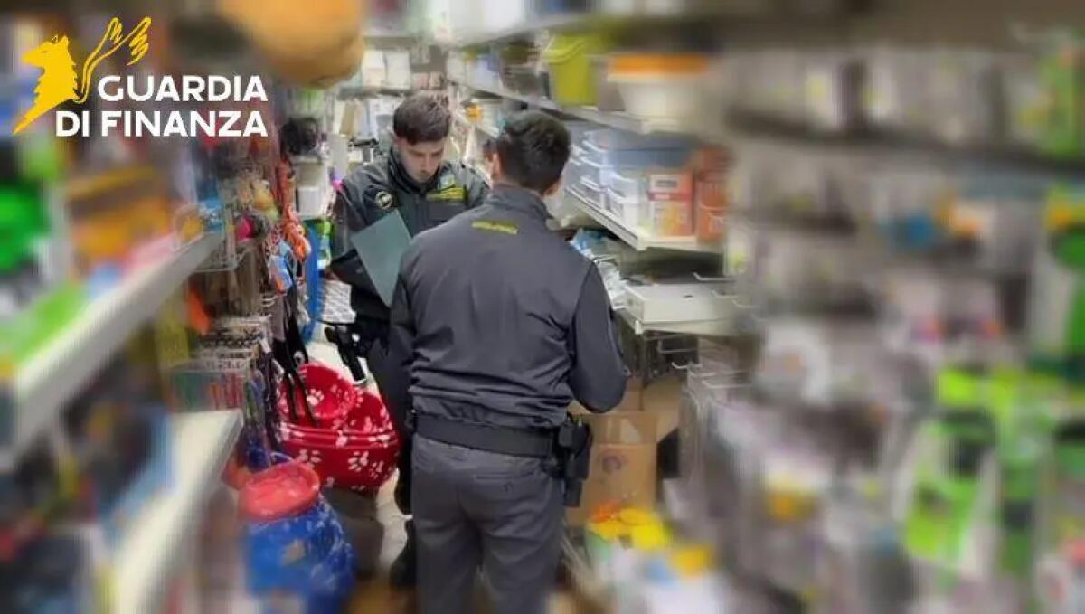 Sequestrati a Catania oltre 70 mila prodotti potenzialmente pericolosi per la salute - 