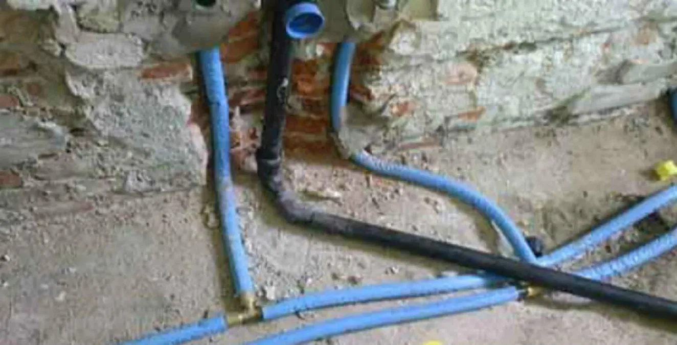 Accusati di furti d'acqua nelle palazzine popolari di via Polluce, dieci assolti - 