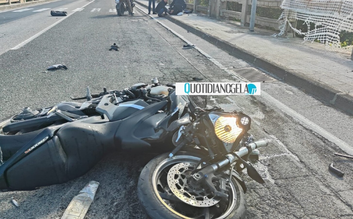 Incidente sul lungomare, moto sul selciato stradale: ci sono feriti  - 