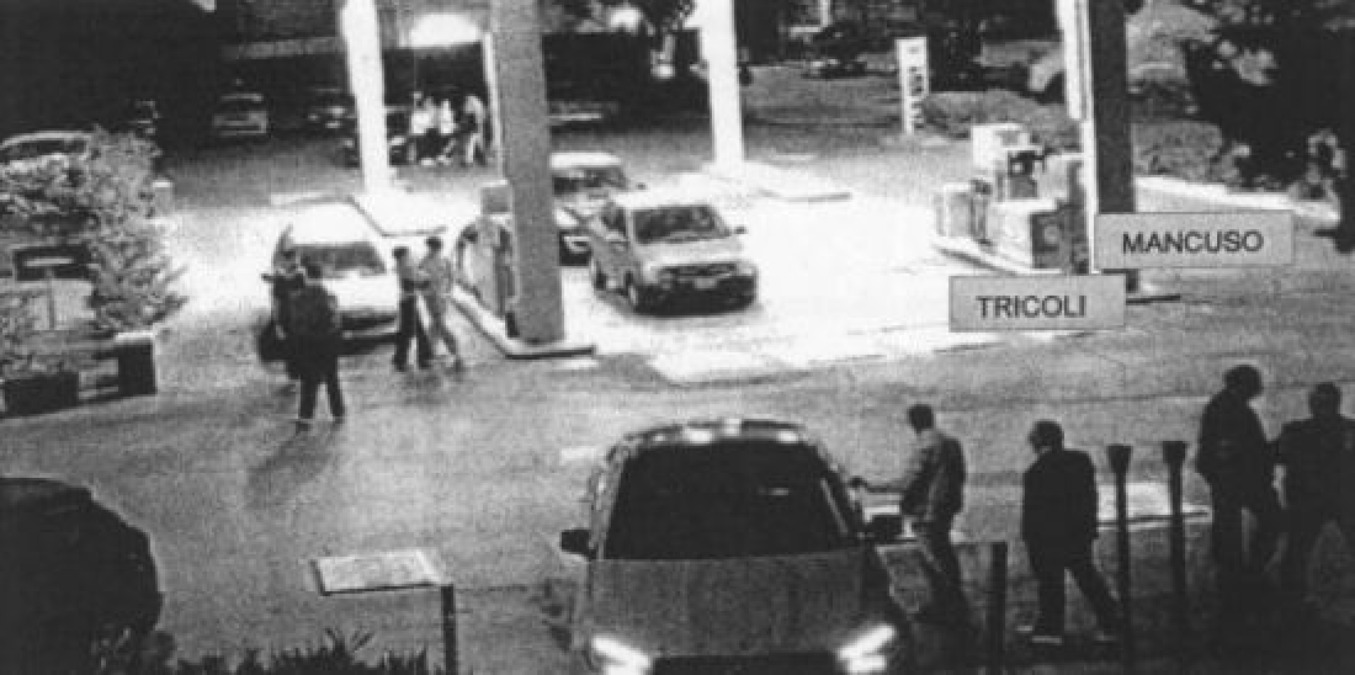 L'inchiesta, "i soldi erano per Mancuso e non per un fantomatico pubblico ufficiale da corrompere" - Uno degli incontri ripreso dagli investigatori