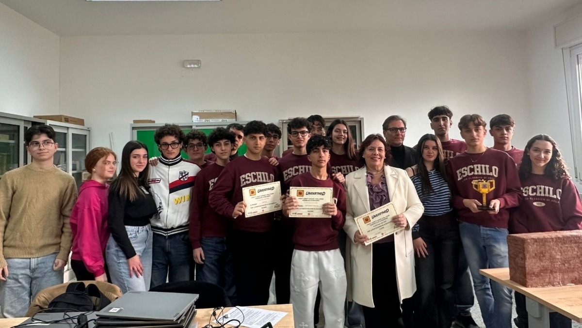 Il liceo classico Eschilo vince la gara regionale alla First Lego League  - 
