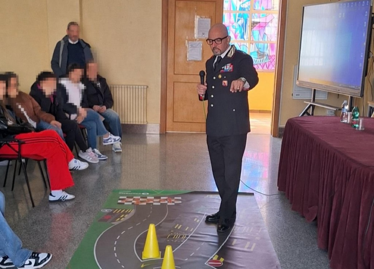 Niscemi, i carabinieri incontrano gli studenti del "Leonardo da Vinci" - 