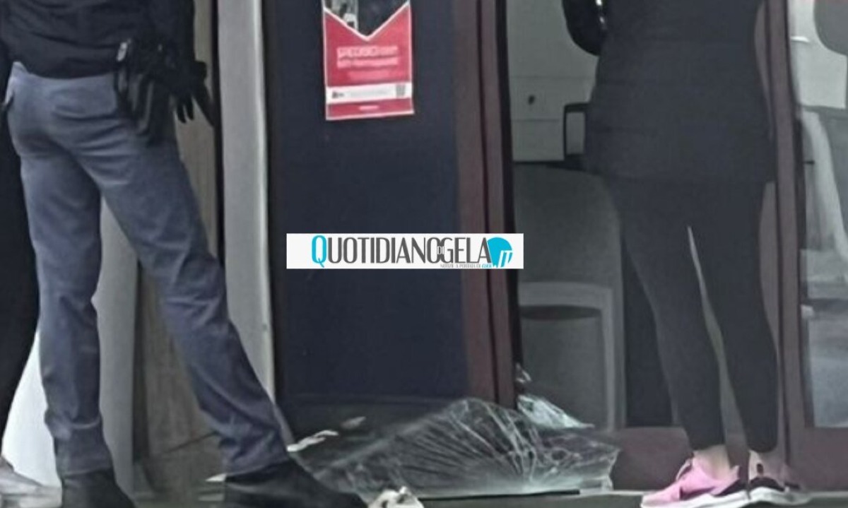 "Spaccata" in un centro scommesse di via Venezia  - 