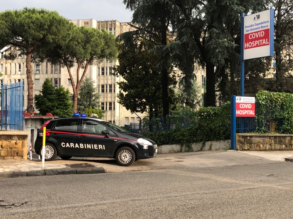 Ospedale di Napoli nelle mani del clan, 4 arrestati tra cui un avvocato - 