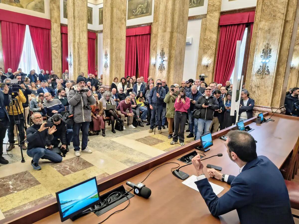 Messina, si dimette il sindaco Federico Basile - 