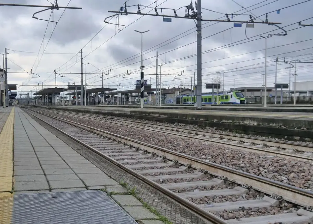 Nuovi sabotaggi sulla linea Alta Velocità, circolazione ferroviaria rallentata - 