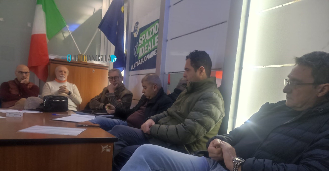 Incontri periodici e temi da approfondire, civici riprendono il percorso tra programma per la città e politica - Un momento dell'incontro di questa sera