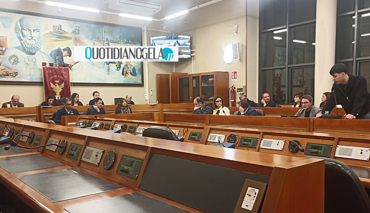 Maggioranza, brusca frenata in aula: Orlando lascia i lavori e niente numero legale  - 