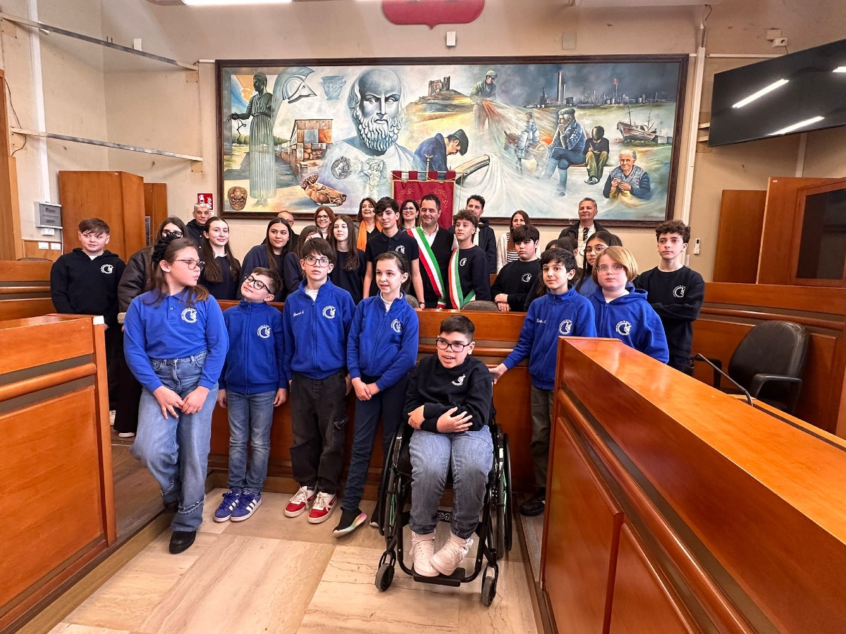 I.G. “G. Verga” alla scoperta delle istituzioni e del territorio - 