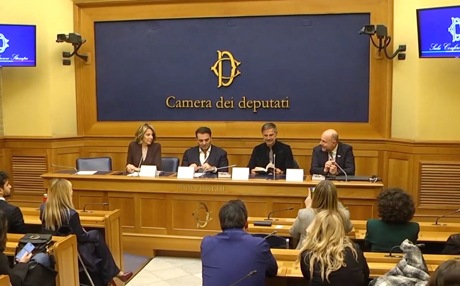 Beppe Convertini racconta in un libro l’Italia dei piccoli borghi - 